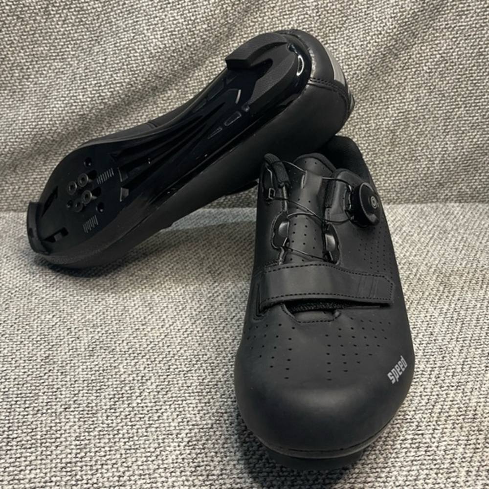 Speed - size 42  Non-slip Lace Buckle Quick Rotation Cycling Shoes
